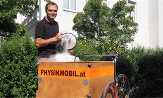 Weingartner mit Physikmobil