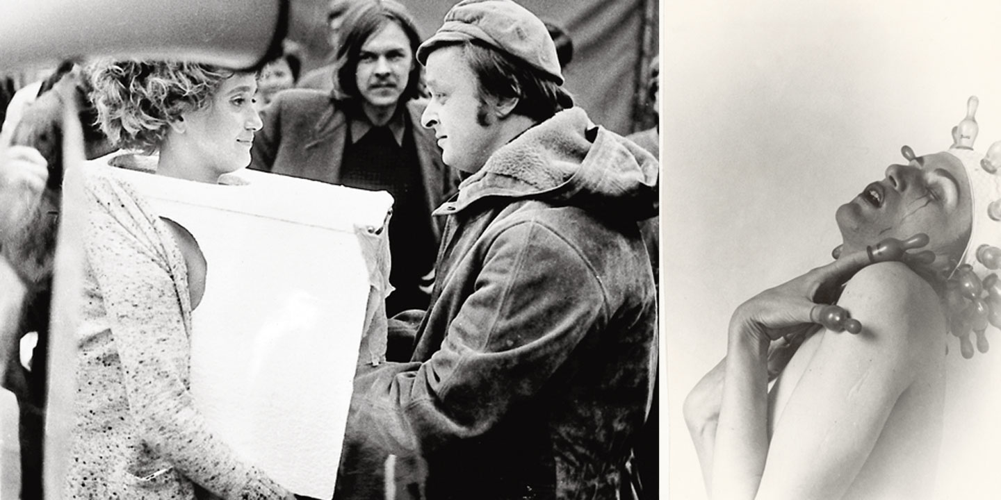 Links: "Tapp und Tast Kino" von VALIE EXPORT aus dem Jahr 1968. Die Künstlerin trägt eine tragbare Theaterbühne. Rechts: "Zärtlicher Tanz" von Renate Bertlmann aus dem Jahr 1976. 