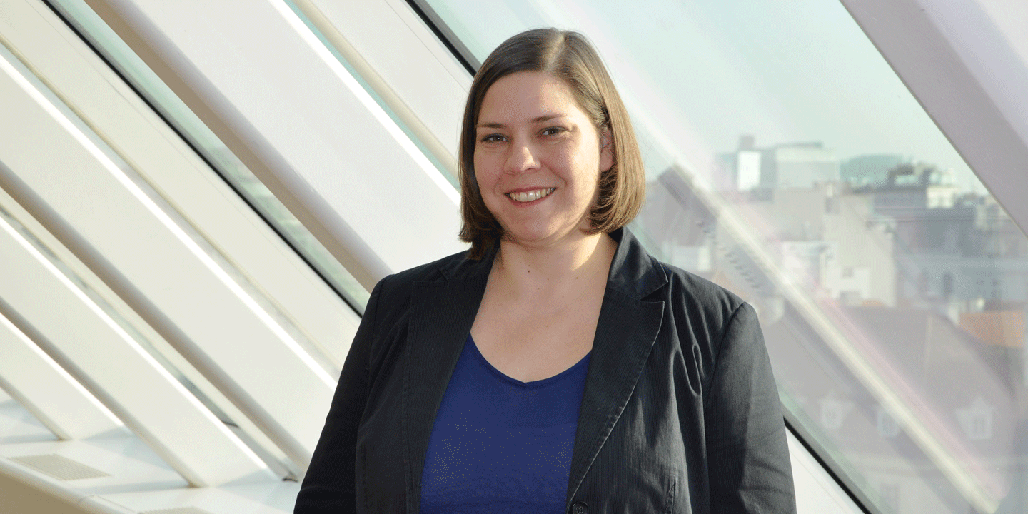 Diversity Managerin Andrea Martens-Horvath freut sich über die TÜV-Zertifizierung des Vielfaltsmanagementsystems von VERBUND.