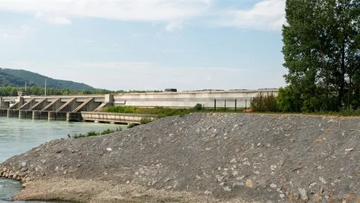 Donauradweg: Die Fischwanderhilfe vor dem Kraftwerk Greifenstein in Niederösterreich.